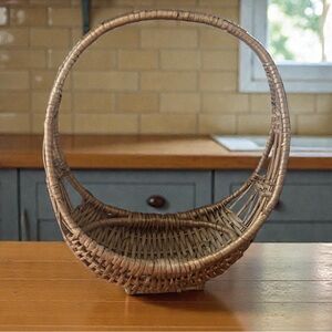 Vintage Wicker Basket Boho Decor Centerpiece Gathering Eggs Flowers Foraging